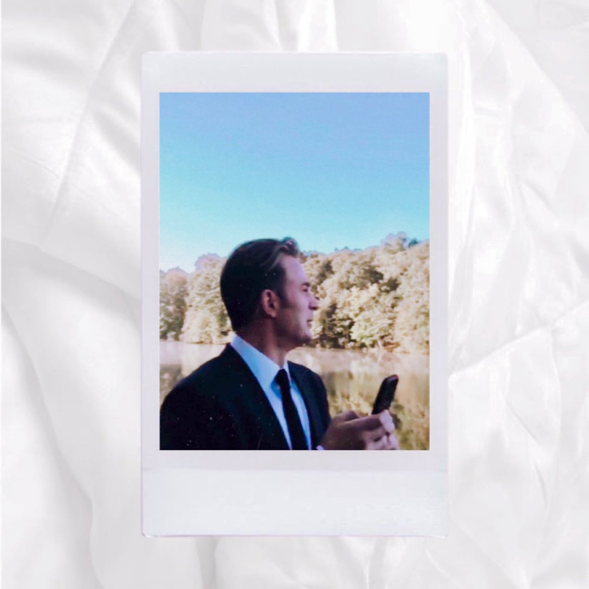 your polaroids if chris evans was your boyfriend — 𝒂 𝒕𝒉𝒓𝒆𝒂𝒅 