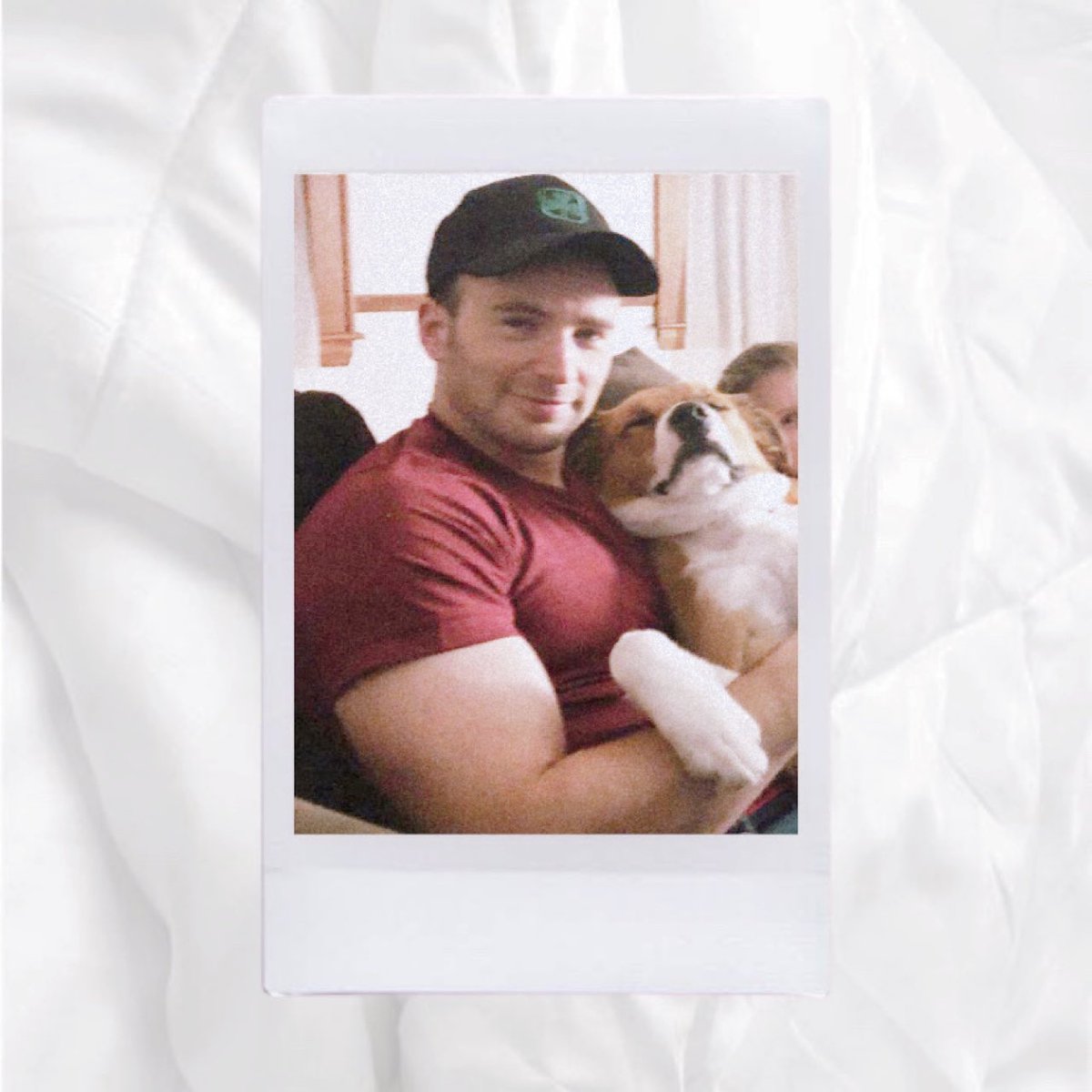 your polaroids if chris evans was your boyfriend — 𝒂 𝒕𝒉𝒓𝒆𝒂𝒅 