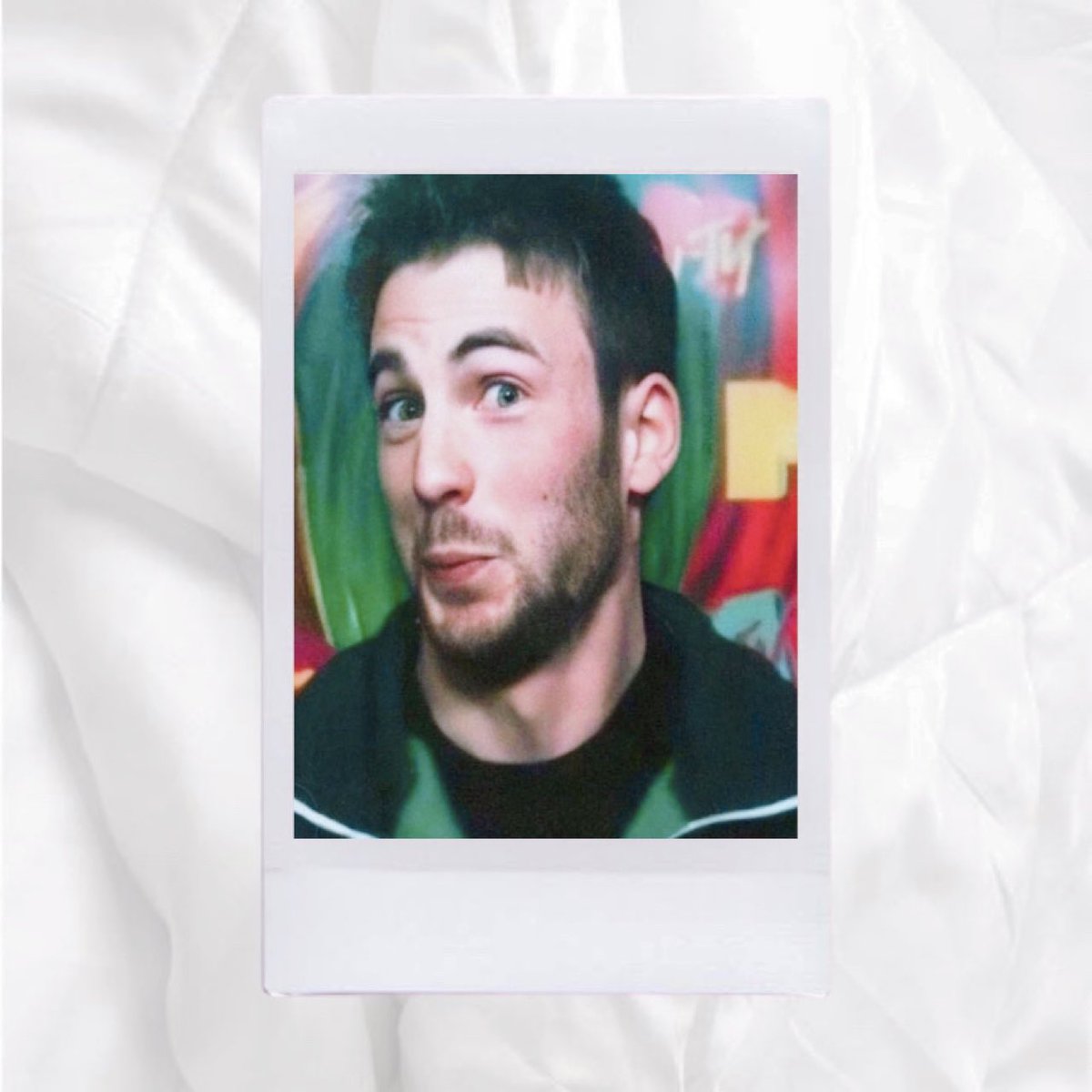 your polaroids if chris evans was your boyfriend — 𝒂 𝒕𝒉𝒓𝒆𝒂𝒅 