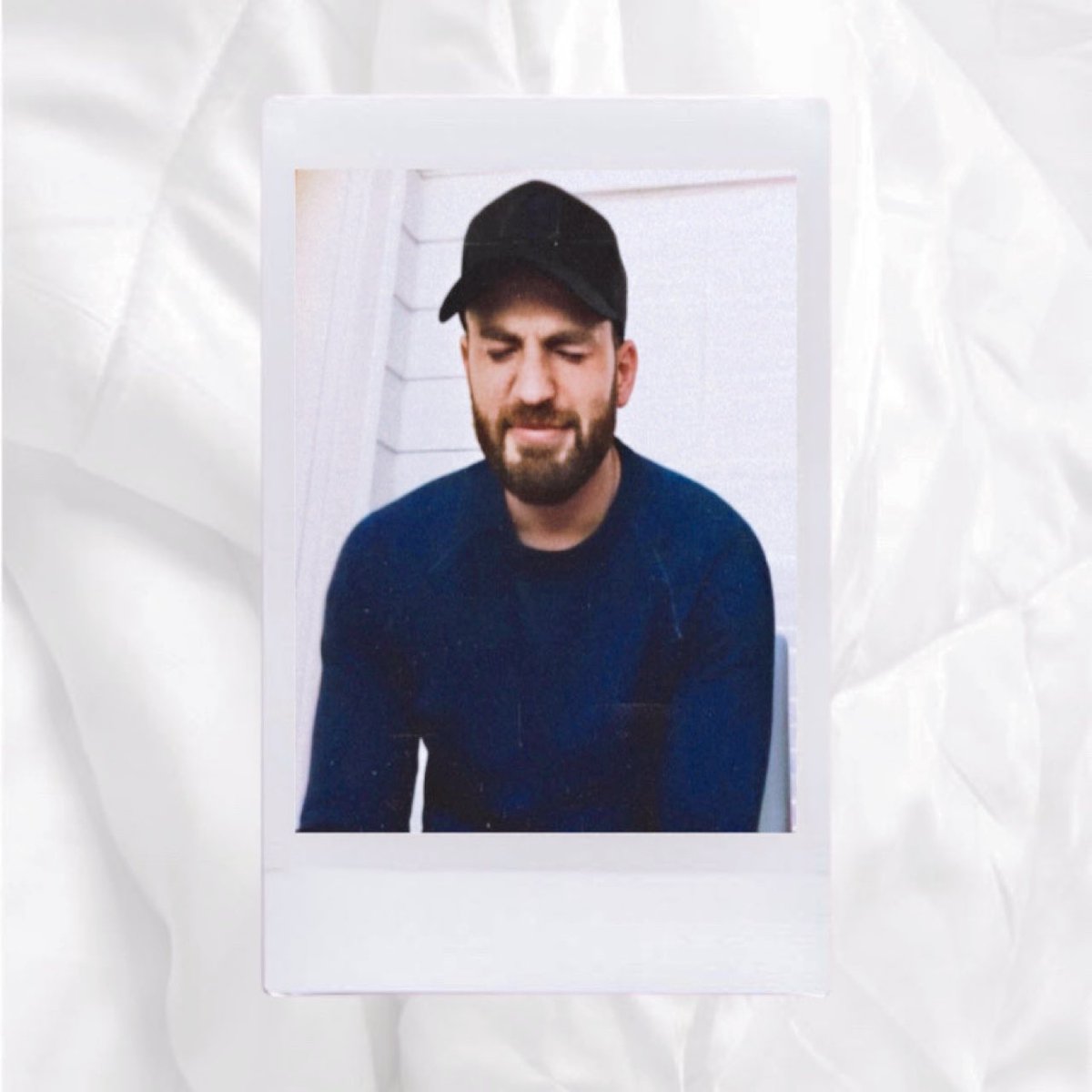 your polaroids if chris evans was your boyfriend — 𝒂 𝒕𝒉𝒓𝒆𝒂𝒅 