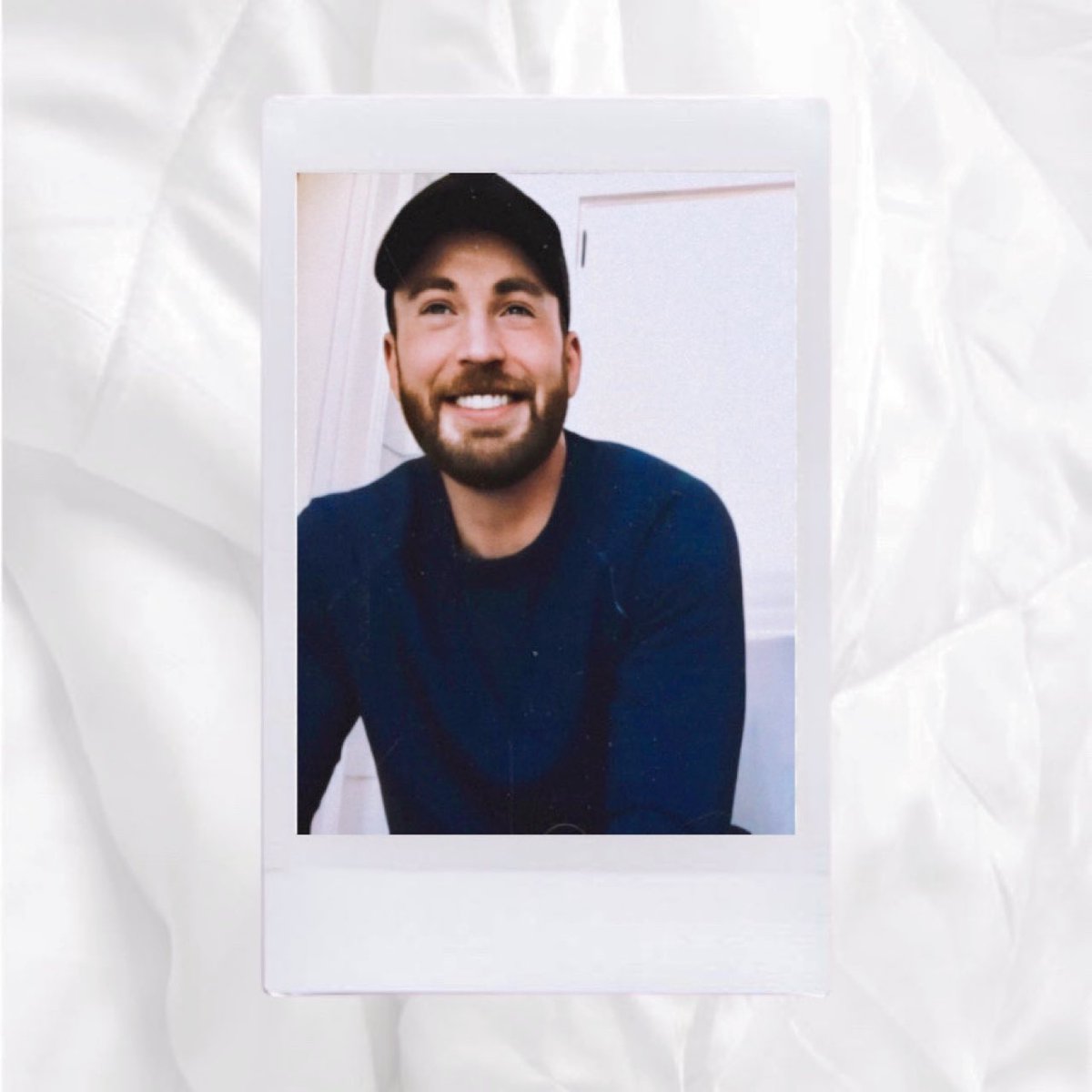 your polaroids if chris evans was your boyfriend — 𝒂 𝒕𝒉𝒓𝒆𝒂𝒅 