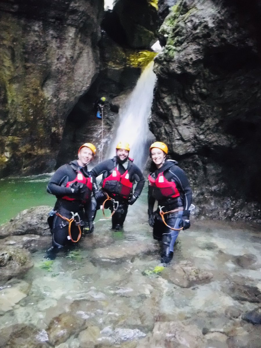 LorenzoMalin's tweet photo. 🧗🏻‍♀️ Canyoning Rio Nero ⛰
-
#Canyoning #Mountain #RioNero #River #Adventures #Adrenaline #MyTeamMates #WeAreTheBest #Monday #Summer2020 #InstaCanyoning #InstaPic #MadManCin https://t.co/f4MBFiylX7