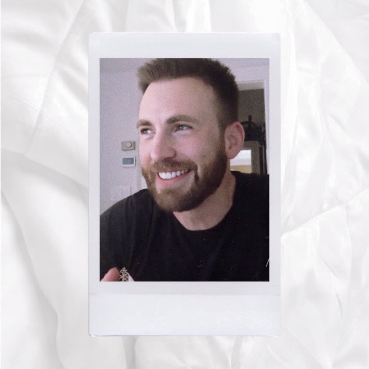 your polaroids if chris evans was your boyfriend — 𝒂 𝒕𝒉𝒓𝒆𝒂𝒅 