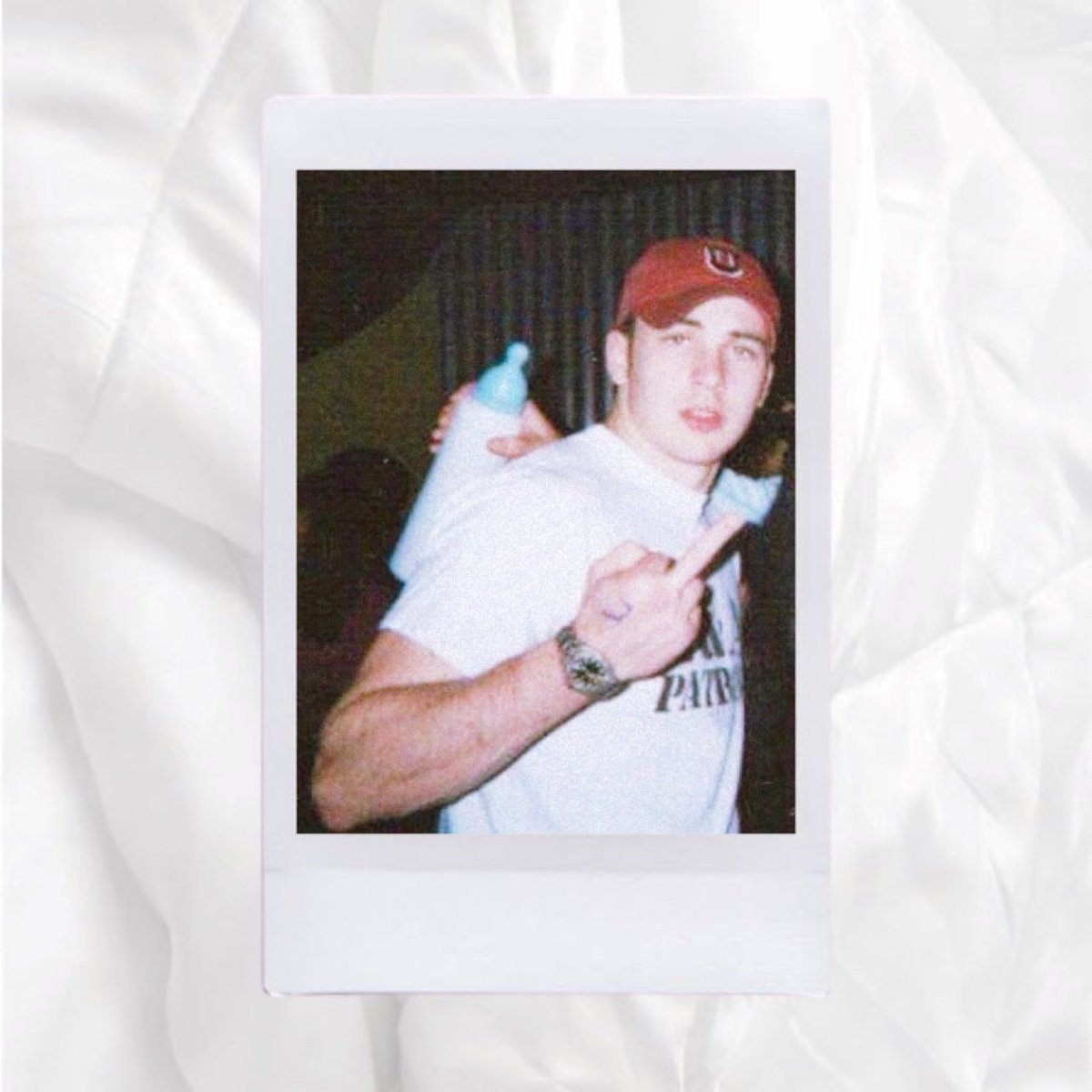 your polaroids if chris evans was your boyfriend — 𝒂 𝒕𝒉𝒓𝒆𝒂𝒅 