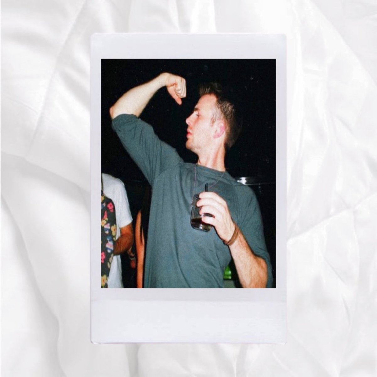 your polaroids if chris evans was your boyfriend — 𝒂 𝒕𝒉𝒓𝒆𝒂𝒅 