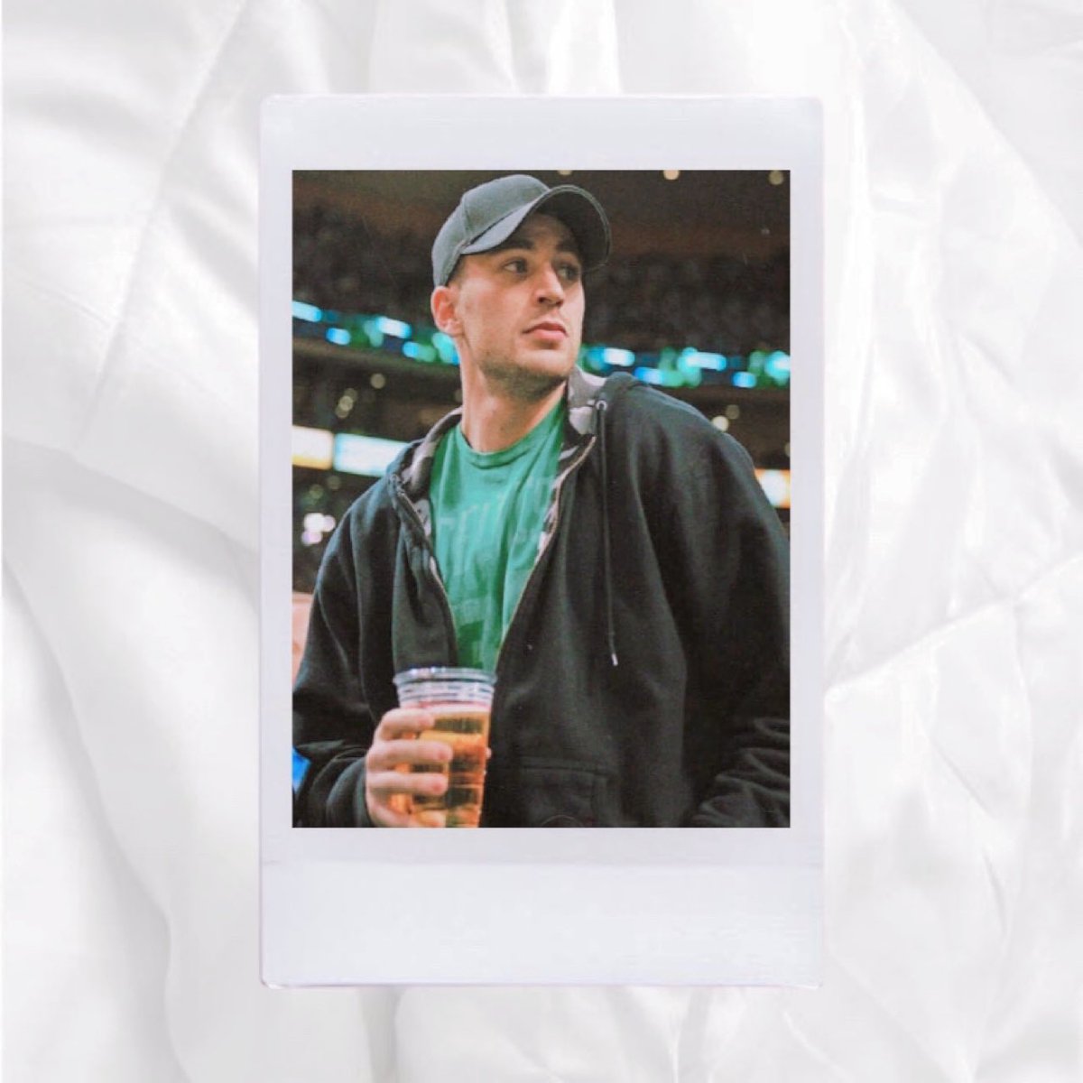 your polaroids if chris evans was your boyfriend — 𝒂 𝒕𝒉𝒓𝒆𝒂𝒅 