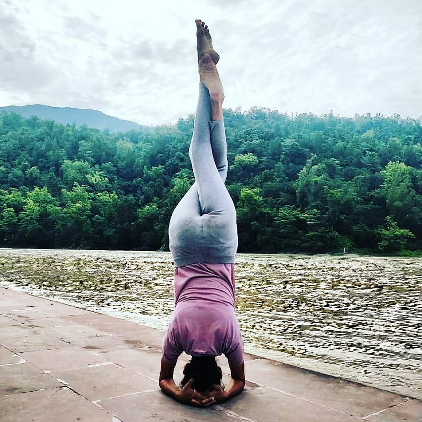 theyogarbor's tweet photo. Headstand variation by Anjul Sharma 
#theyogarbor #headstandvariation #anjulsharma1 https://t.co/ae4fdUpFCy
