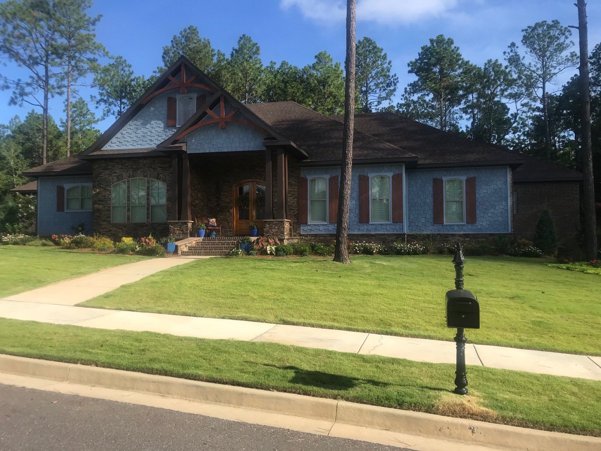 Jain_Building's tweet photo. Possibilities are endless with #nucedar !This contractor staggered our Aleutian Blue Shingles for a more Rustic Look! We just love this!!❤️ https://t.co/Jm7JXQeiau