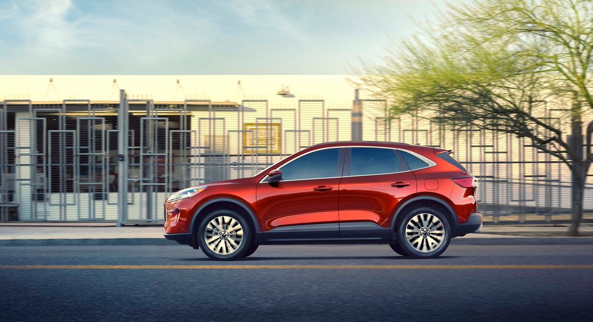 compareford's tweet photo. 🤷 City life isn’t for everyone, but not everyone drives a Ford Escape. 🔥 It’s compact enough for downtown parking and spacious enough to pack it all. #Ford #FordEscape

https://t.co/a0FcOWmjrd https://t.co/GI6i6CAV1m