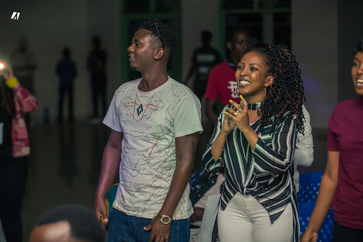 akezanet's tweet photo. [RETOUR EN IMAGES] 
On pouvait retrouver dans le public des personnalités du monde de l'entertainment, des médias, mais également des pasteurs.
#akezanet #lesbeautesdecheznous #VictoriousTeam #KainosConcert https://t.co/CfqxgtpZL3