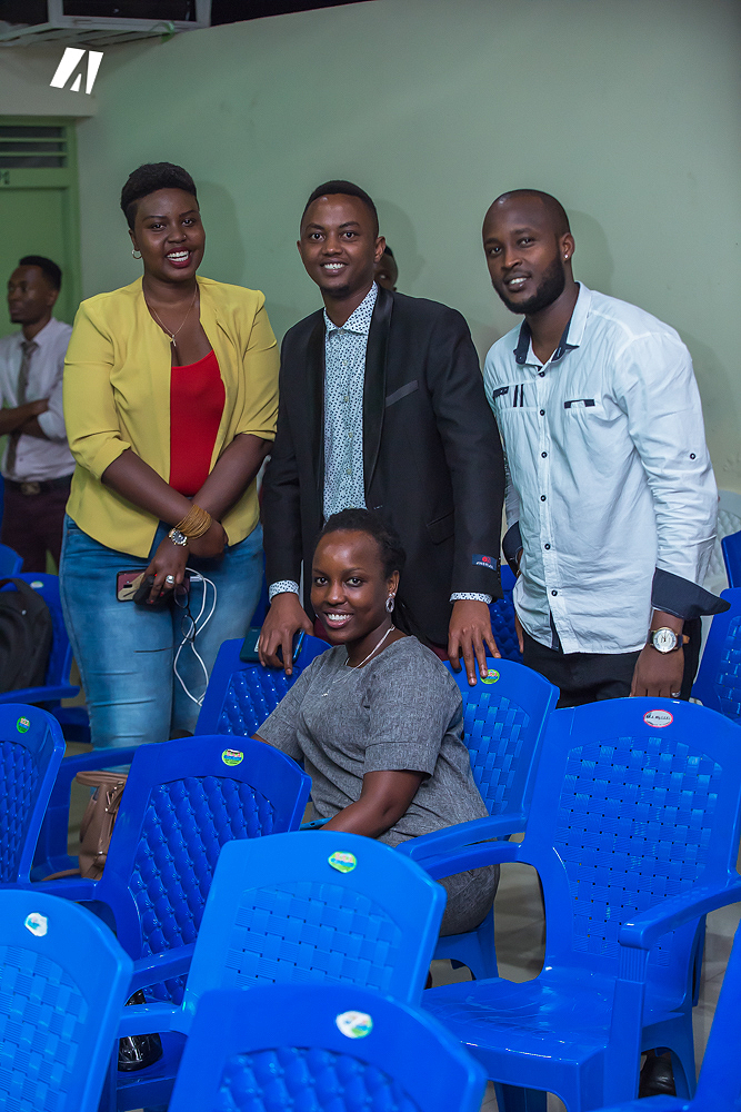 akezanet's tweet photo. [RETOUR EN IMAGES] 
On pouvait retrouver dans le public des personnalités du monde de l'entertainment, des médias, mais également des pasteurs.
#akezanet #lesbeautesdecheznous #VictoriousTeam #KainosConcert https://t.co/CfqxgtpZL3