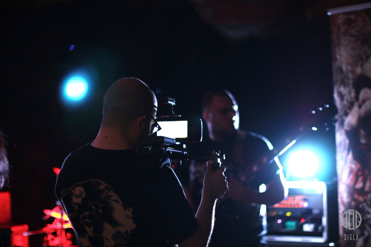BleedSkin's tweet photo. A new video clip is coming 🔥
Stay tuned 🤘
#Metal #deathmetal #album #musicvideo #music #musicians #belgianmetal #2020 https://t.co/BsfEn2JWrt