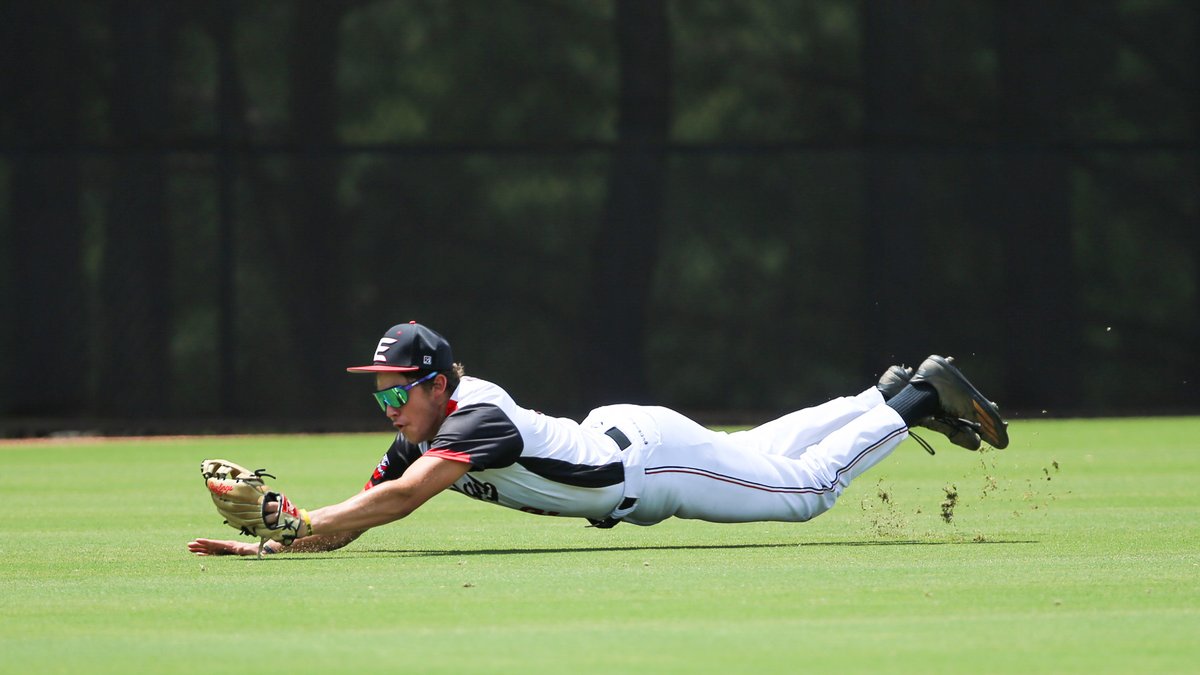Laying it all out for the stellar grab 💯

#ChampsNC20⚾️