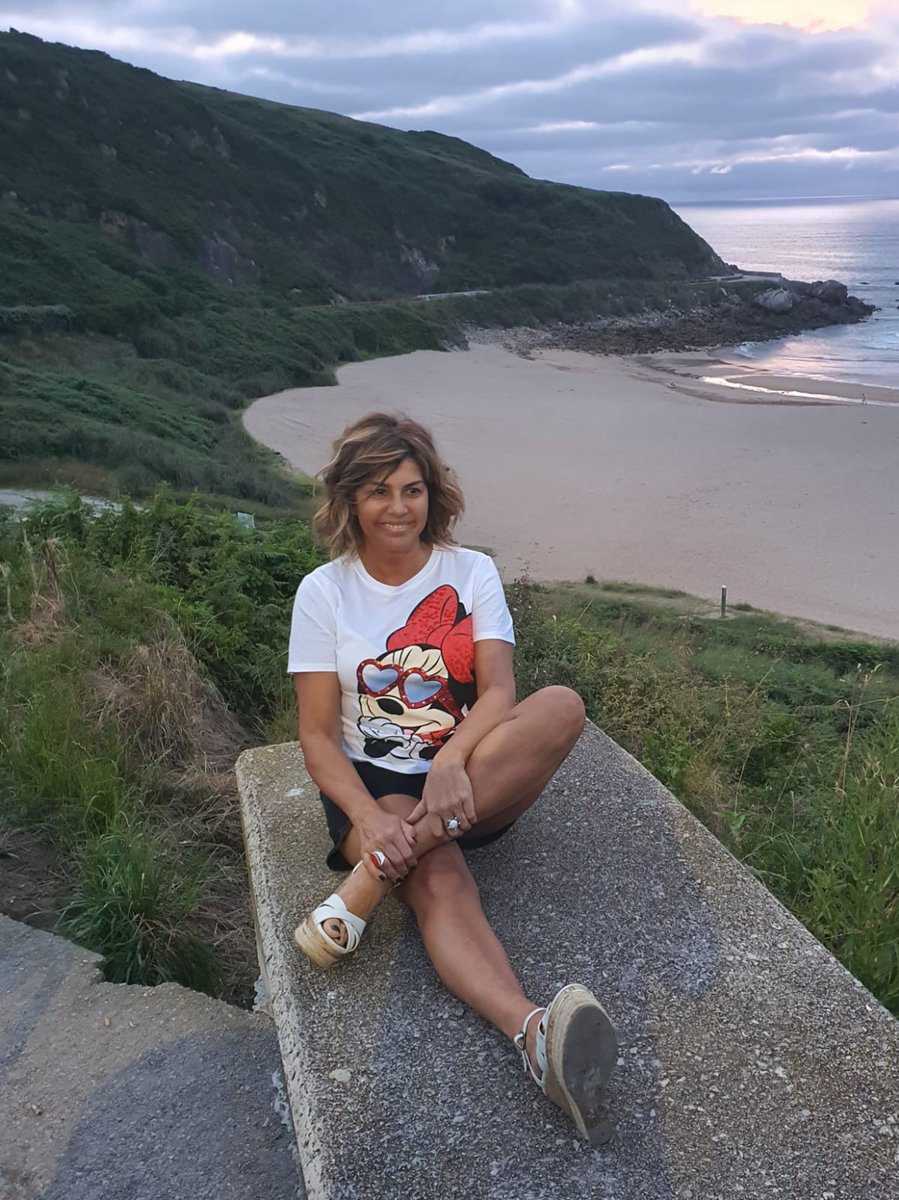 BegonaBustillo's tweet photo. Feliz día!!! #esRadio 
Gracias😘 por sintonizar "Es Mediodia de 12 a 13 horas de lunes a sábados  "En Buena Compañía" .💖 https://t.co/Tyzyc3etvT, Actualidad, música, política, pintura, arte. Vida social Etc,etc. #espana #spain #españa #madrid  #cantabria #santande  #instagram https://t.co/0XxCEUOg2H