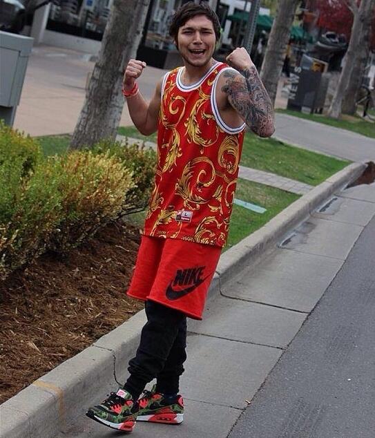 mista:uses gay as an insult unironically