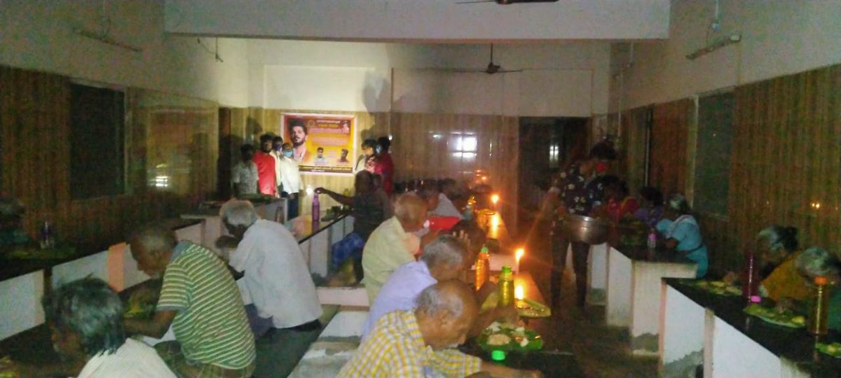 Dulquer_TNFC's tweet photo. Madurai team giving food donation for @dulQuer birthday #HappyBirthdayDULQUER https://t.co/ySK6wKN8sS