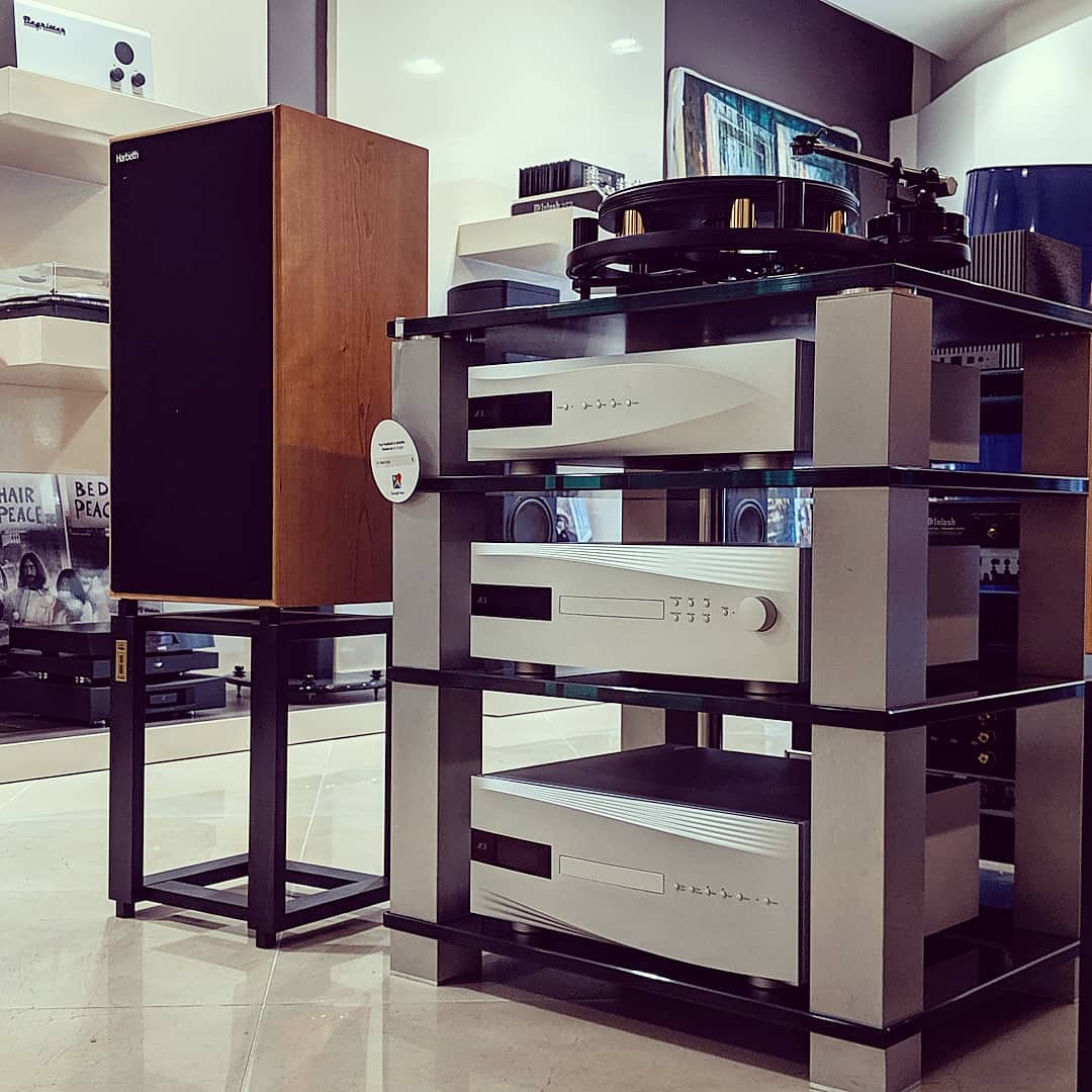 KJ West One (@kjwestonelondon) on Twitter photo Three iconic British brands on display today! <a href="/MichellEngineer/">Michell Engineering</a>, <a href="/dCSonlythemusic/">dCS Audio</a> and <a href="/HarbethHQ/">Harbeth Audio Ltd</a> Three iconic British brands on display today! <a href="/MichellEngineer/">Michell Engineering</a>, <a href="/dCSonlythemusic/">dCS Audio</a> and <a href="/HarbethHQ/">Harbeth Audio Ltd</a>