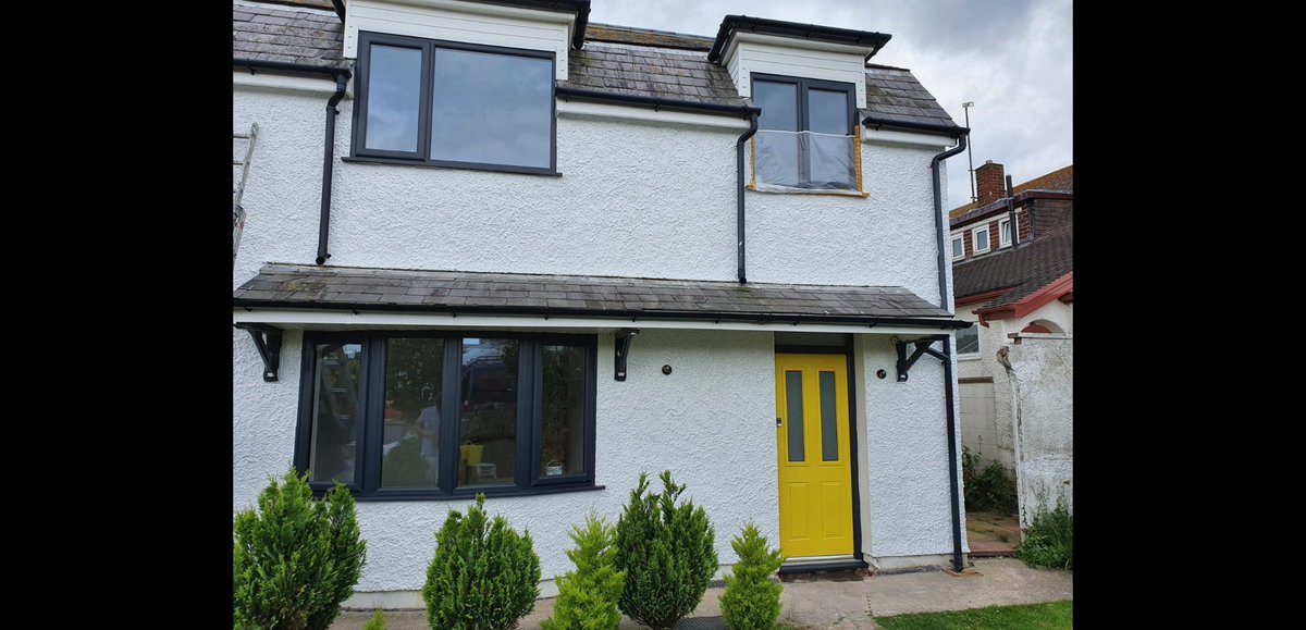 spectrumwindows's tweet image. Wow! What a finish to this house renovation. The new composite front door really stands out and our customers are delighted with the result.