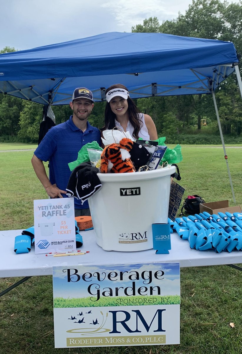 rodefermoss's tweet photo. Over the weekend, Rodefer Moss was happy to donate a Yeti Tank 45 filled with other fun golf items to raise money for the Boys & Girls Club of Oak Ridge!
#RodeferMossRocks #BoysAndGirlsClub #OakRidge #OakRidgeCC https://t.co/3cYjkZFucT