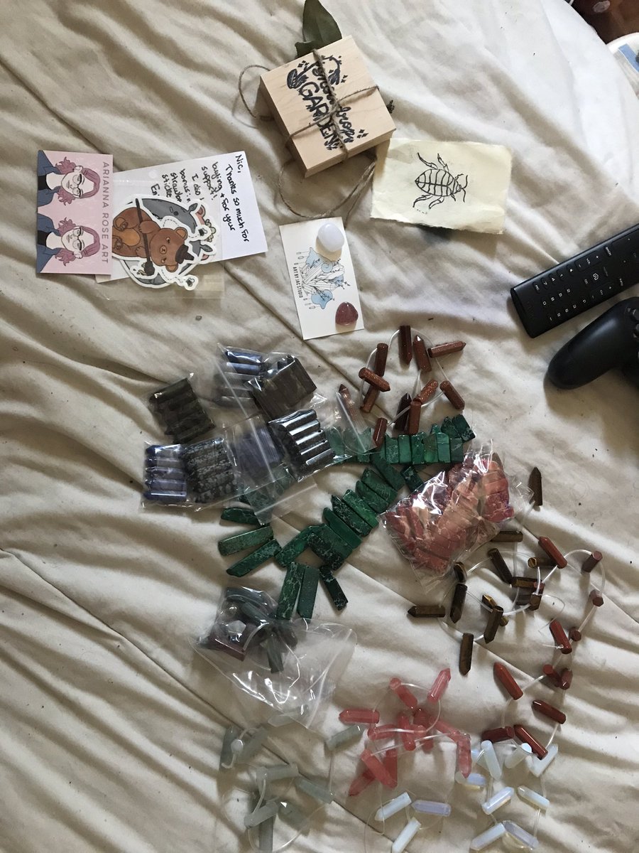Such an exciting mail day for me!!! I got all of the crystals I ordered for more jewelry for my shop, I got @artbyjacstudio’s crystals, @arirxse’s stickers, and @magnoliastudio4 beaaauuttifffullll custom stamp ❣️❣️❣️❣️
