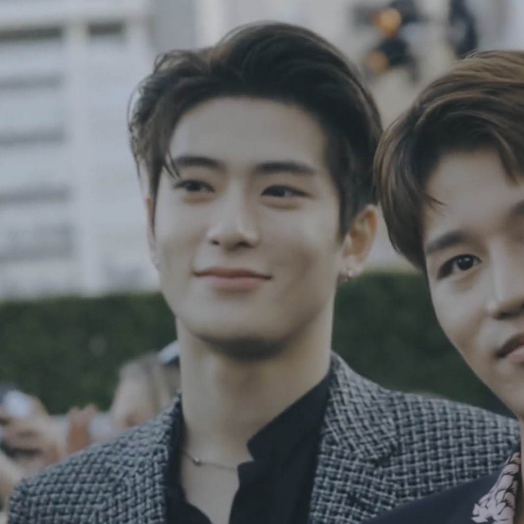 forvalentineboy's tweet photo. remember when jaehyun pulled up to the capitol records party looking this good https://t.co/W1TjVDEzpE