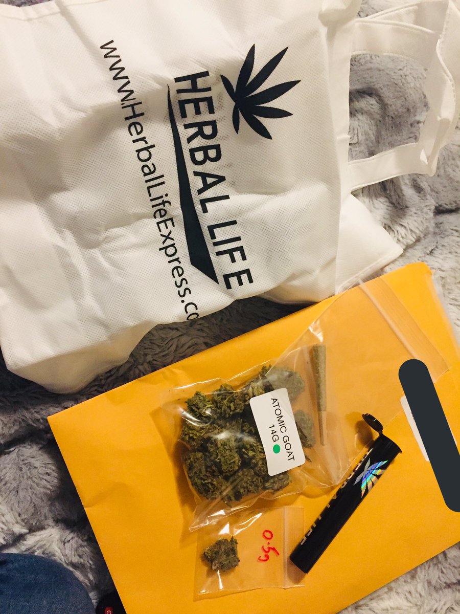 xio0my's tweet photo. Amigos aquí en Canadá también venden Herbalife ¿O como era? https://t.co/IQkG7Ix6Y6