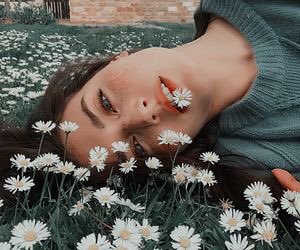 Il nous faut arracher la joie aux jours qui filent.

Vladimir Maïakovski