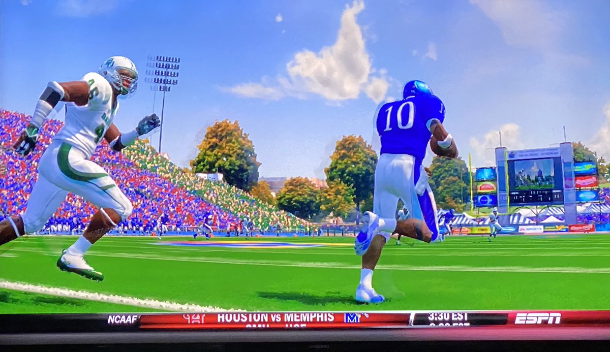 CoachNLuke's tweet photo. At the half, @KU_Football leads @BUFootball 6-0! @BarstoolKU https://t.co/ilpKeyeT5u