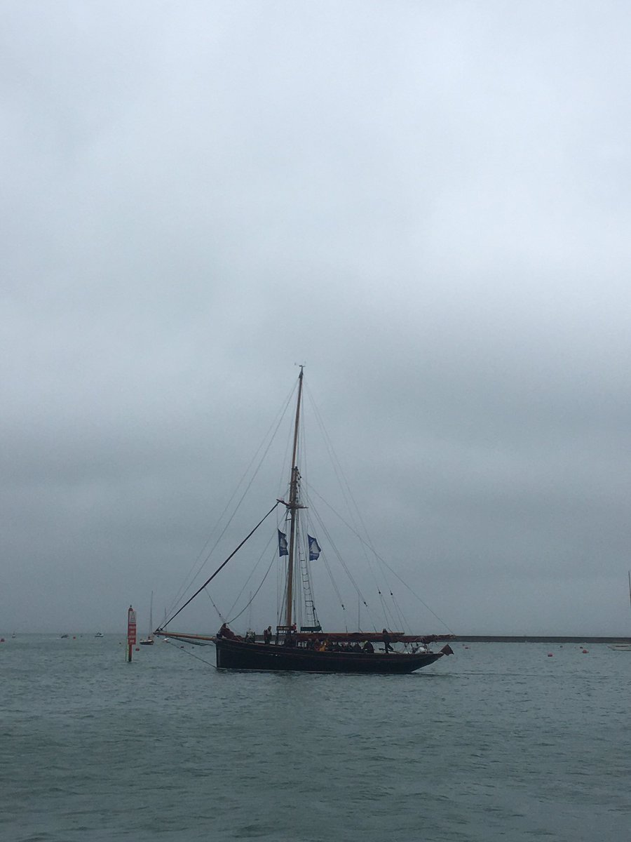 ResearchthePast's tweet photo. Into the gale @DauntseysSchool #shtp2 @NatHistShips #joliebrise https://t.co/174WQBlpjt