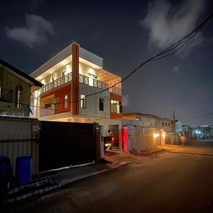 tavasrealty's tweet photo. For Sale 🤝
Beautiful 2 units of 4 Bedroom 🛌duplex  
📍Ikeja,Lagos
💰120m 

Pls RT ☎️ 08158488909

More pics and features in the next tweet 👇🏾

#AbujaTwitterCommunity #lagos #RealEstate #realestateinvesting https://t.co/PYuG8OsHK4