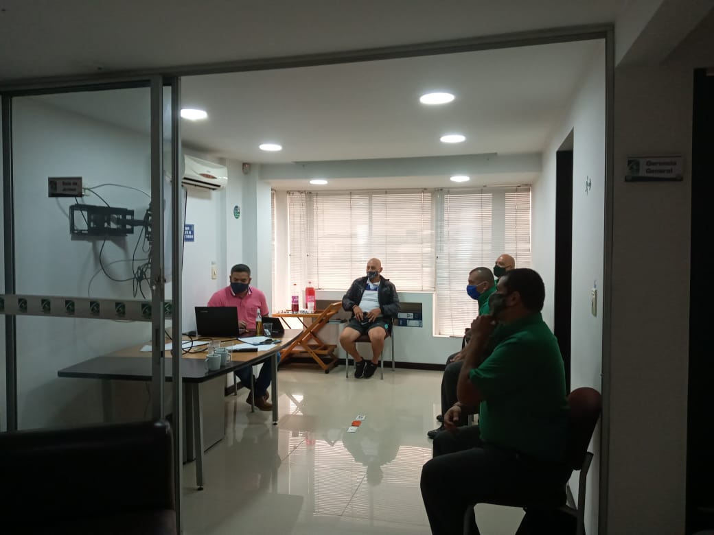 coop_fernando's tweet photo. @coop_fernando realiza formación en: "Cultura de Servicio Megabús con Excelencia" 🚌🙏#Cooperación #AyudaMutua #TrabajoEnEquipo #MegabúsEnMarcha https://t.co/RMx0aMJ4ZZ
