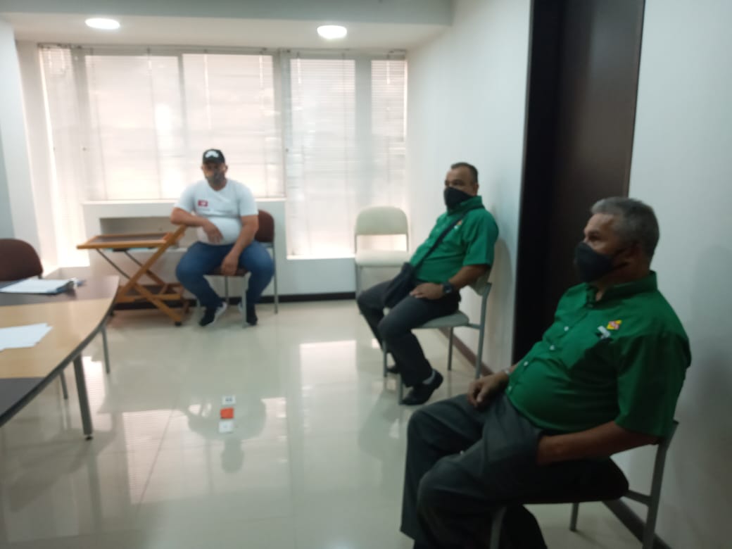 coop_fernando's tweet photo. @coop_fernando realiza formación en: "Cultura de Servicio Megabús con Excelencia" 🚌🙏#Cooperación #AyudaMutua #TrabajoEnEquipo #MegabúsEnMarcha https://t.co/RMx0aMJ4ZZ