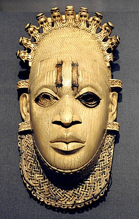Queen Idia (Oba Esigie mother) is the 1st Oba’s mother to be alive to see her son become Oba. That’s cos traditionally previous Crown prince mothers were killed before their Sons ascend the throne. She became the 1st Iyoba (Queen Mother), a senior chief with her own palace & army