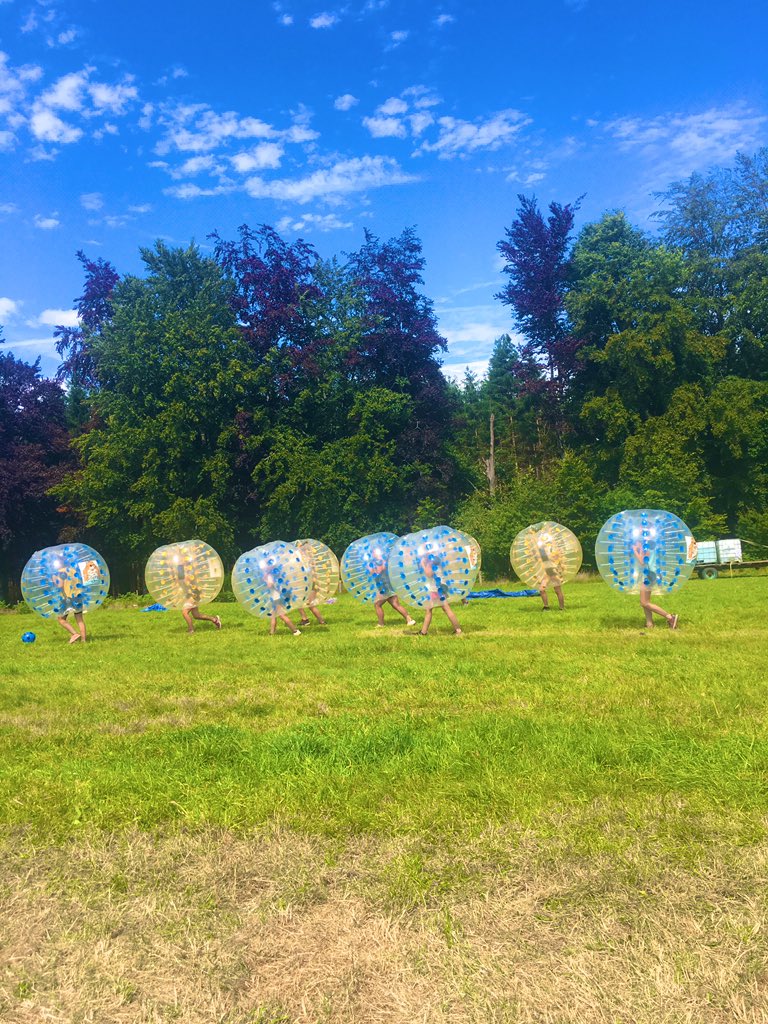 MarieMedGuides's tweet photo. Découverte de l’Égypte sous un soleil de plomb... C’est parti pour la journée spéciale qui se déplace à nous cette année 🎳 🤸🏻‍♂️☀️ #bubbles #fun #happy #goodtime #enjoy https://t.co/ITtbA8gH0Q