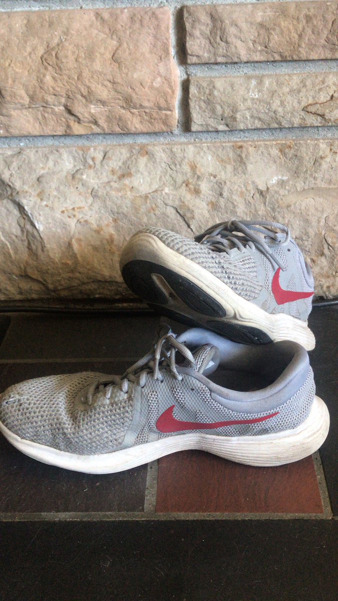 KenanHoelke's tweet photo. Big difference in my fatigue level with the new pair of @adidas #AdizeroBoston8. Time to retire my old pair of @Nike #Revolution4 with ~ 300 mi on them. https://t.co/ZED6kwimdt