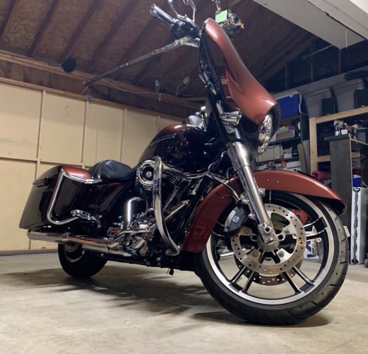factory_47's tweet photo. The complete
๐ฅFactory 47๐ฅ setup.
@ramirez_mijo ๐ฅAssault๐ฅ handlebars
๐ฅShield๐ฅ front crash bar
๐ฅAnarchy๐ฅ fear crash bar
#harleydavidson #streetglide #streeglidenation #steetglidespecial #electraglide #harleynation #assaultbars #shieldcrashbars #anarchybagguards #factory47 https://t.co/Qr8lTpFeNY