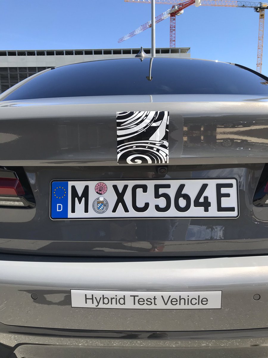 RolandTameling's tweet photo. Morgen op pad met deze, nog mysterieus afgeplakte, @BMW #545e. De sterkere plug-in van de 5-serie met bijna 400 pk en een zescilinder+elektromotor. De eveneens nieuwe 530e (Touring) kunnen we nog niet rijden helaas. 🤷🏼♂️ @BMWGroup_NL https://t.co/saaW0EAMfv