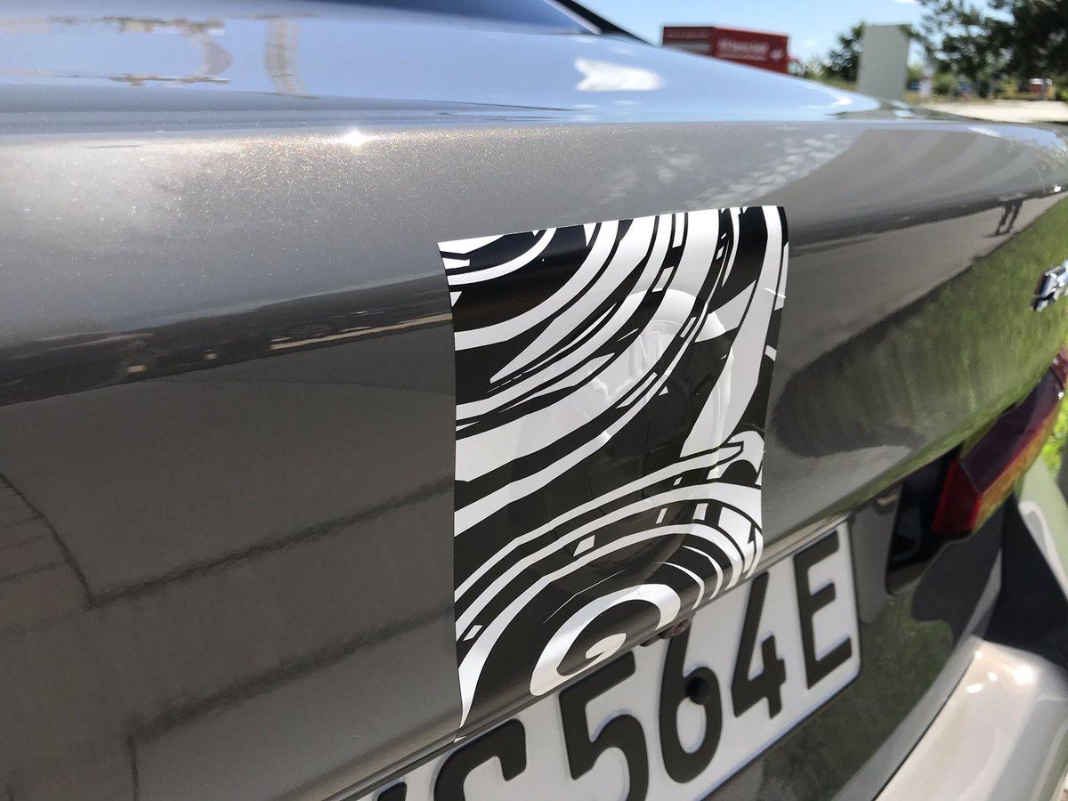 RolandTameling's tweet photo. Morgen op pad met deze, nog mysterieus afgeplakte, @BMW #545e. De sterkere plug-in van de 5-serie met bijna 400 pk en een zescilinder+elektromotor. De eveneens nieuwe 530e (Touring) kunnen we nog niet rijden helaas. 🤷🏼♂️ @BMWGroup_NL https://t.co/saaW0EAMfv