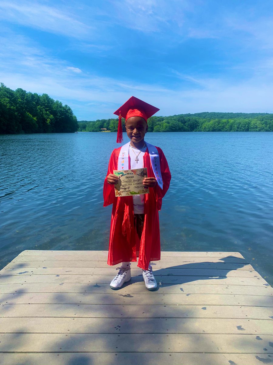 RubeDior's tweet photo. #CongratsSon 🎓 New Chapter of life. https://t.co/F48JGCAyny