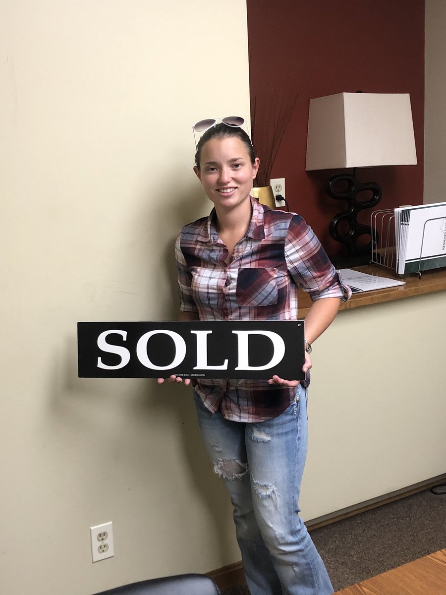 CoachLex's tweet photo. Happy clients! #SoldbySowards #MikeParkerTeam #HuffRealty https://t.co/lY9HPE1FGG
