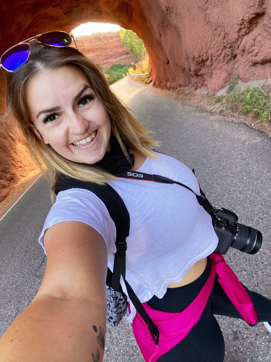 alyssakline37's tweet photo. I cannot wait to be seeing shows here again! But I’ll take a beautiful sunrise any day! 😌☀️ #redrocks #redrocksampitheatre #colorado #sunrise https://t.co/ganNcEyhWm