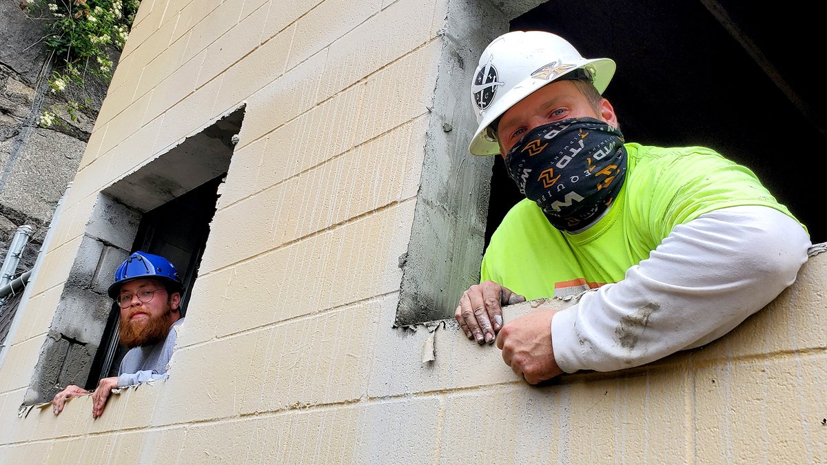LegacyTowers's tweet photo. Troy and Jacob are making it happen in the Puget Sound area! Building a new site, putting up a new wall, and punching out some holes for the AC. Our guys are awesome! #LegacyTowers #BuildingBetterBandwidth #RockinTheInfrastructure https://t.co/fVFKglxD2k