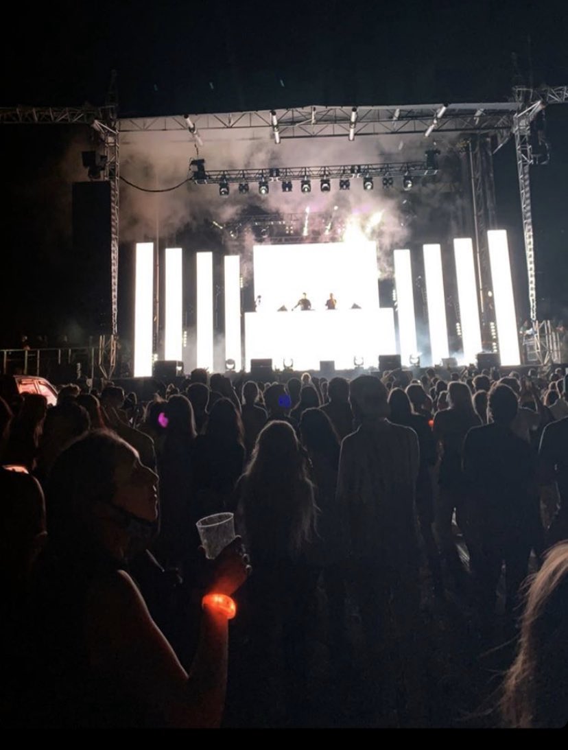 Herobust's tweet photo. From a “drive in” rave. It’s so sad to find out how selfish ppl really are. https://t.co/MUTwQjeA9i