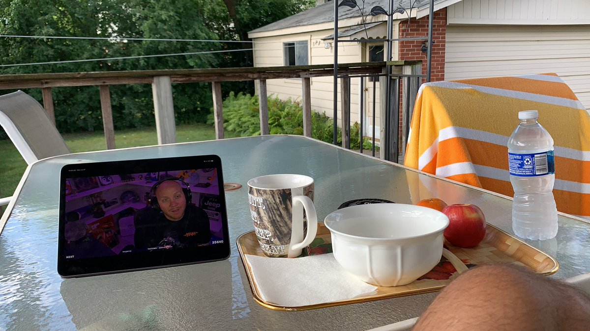 Kharchenko3Ivan's tweet photo. Breakfast with a view @timthetatman https://t.co/ZeqAG7ctcT