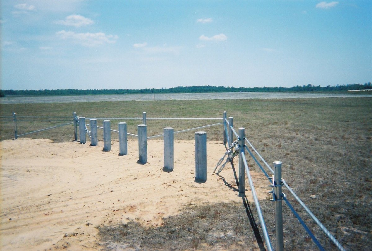 TuscoInc's tweet photo. Created using high-tensile strength steel cables stretched between posts and buried below grade into concrete dead-man anchors, cable fencing provides a formidable vehicular access prevention system.

#tuscoinc #cablefencing #perimetersecurity https://t.co/u2HPGnAaly