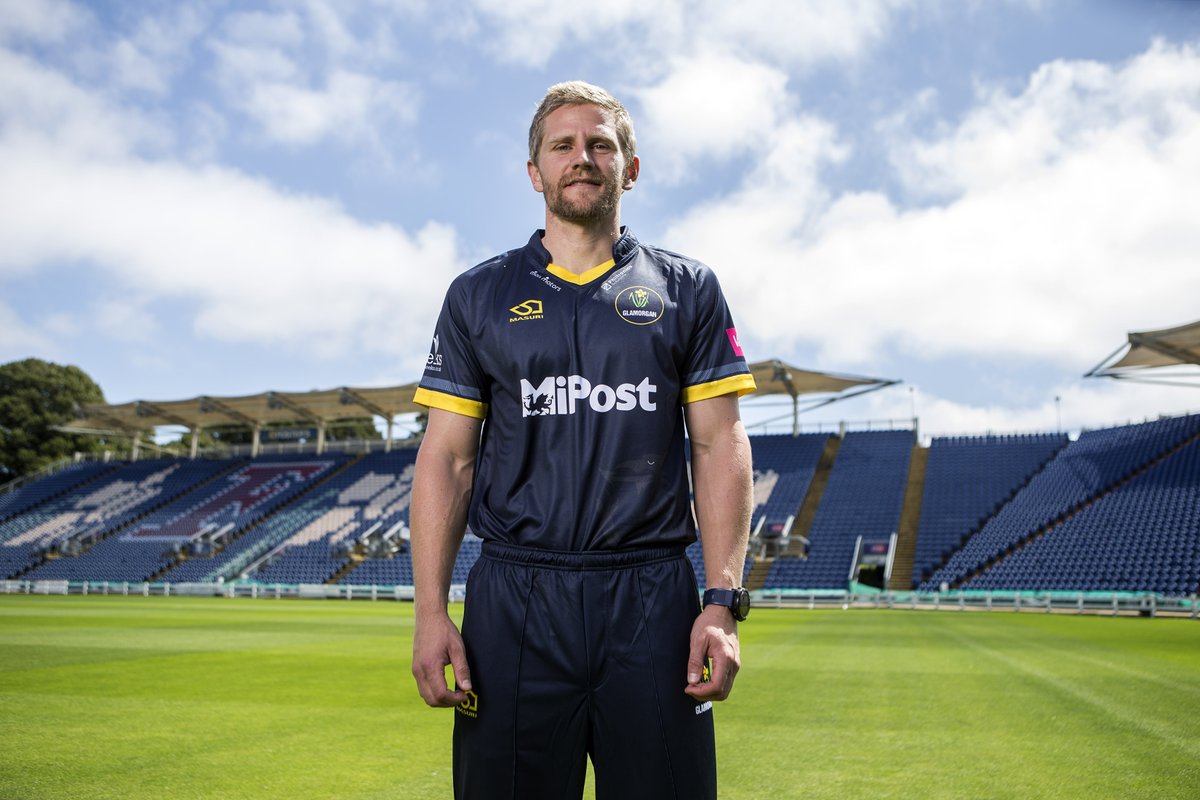 GlamCricket's tweet photo. ICYMI 👀

Last Monday we launched our new @VitalityBlast kit 👕

Designed by @MasuriOfficial with a subtle hint of 🔥

Buy here 👉 https://t.co/Yat76bMcVm

#GoGlam 🏏 https://t.co/9tJd4nfFAi