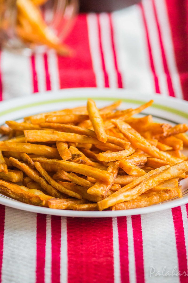 Palaharam's tweet photo. New Post | Kappa Chips !

https://t.co/Gn6PFEmAsL

#KappaChips #Kollichips #teatimesnack #snacktime #chips #keralachips https://t.co/IgonGnU5Ax