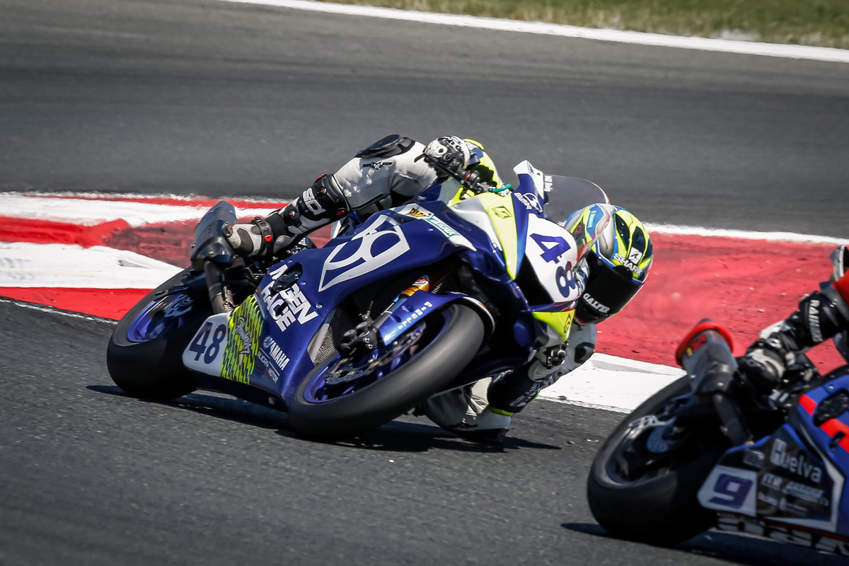 GasssRacingTeam's tweet photo. Finalizamos un fin de semana lleno de adrenalina🤩 con la carrera de @Nil_Roig_48 , que nos ha vuelto a dejar sin aliento, al terminar en tercer puesto de #Open600🥉#ESBK @rfme_oficial
@ITR_racingparts @danrowracing @GALFER_brakes @alicantemotor @PirelliMoto @motorexspain https://t.co/OOzA60k0wt