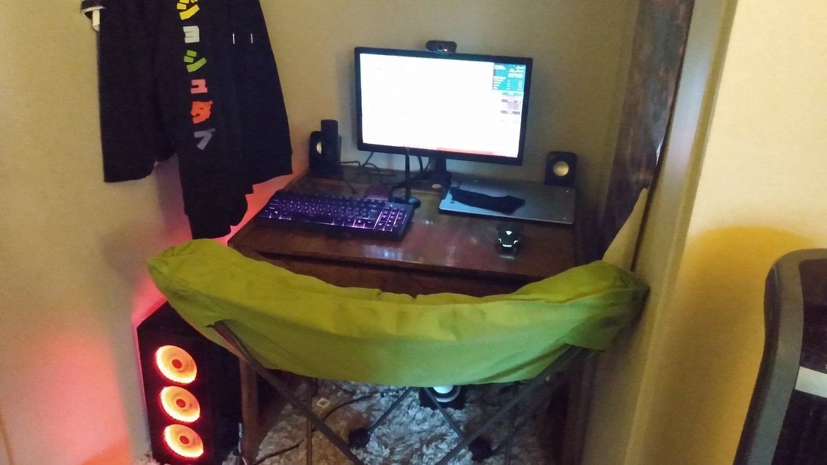 SenorToastYT's tweet photo. My setup, I don't know what to put in the title https://t.co/chCwYjfju5
