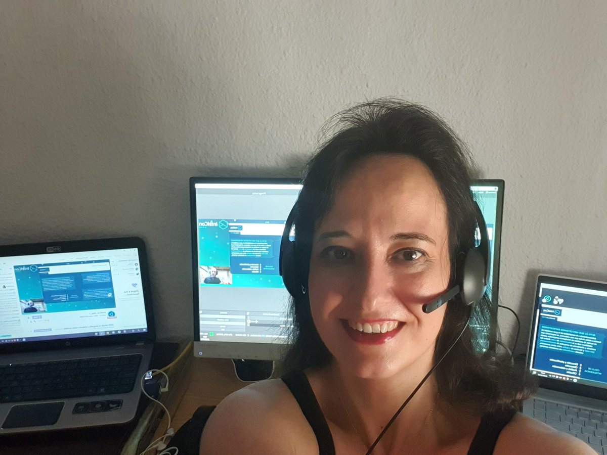 yocomu's tweet image. 3, 2, 1 ya en directo con el #streaming del congreso #IntelCon organizado por @gIntelSeg  los mandos de la sala 1 y tomando nota desde ya de tido lo que van a cintar los grandes invutados desde hoy hasta el viernes. Todo un honor y una responsabilidad.